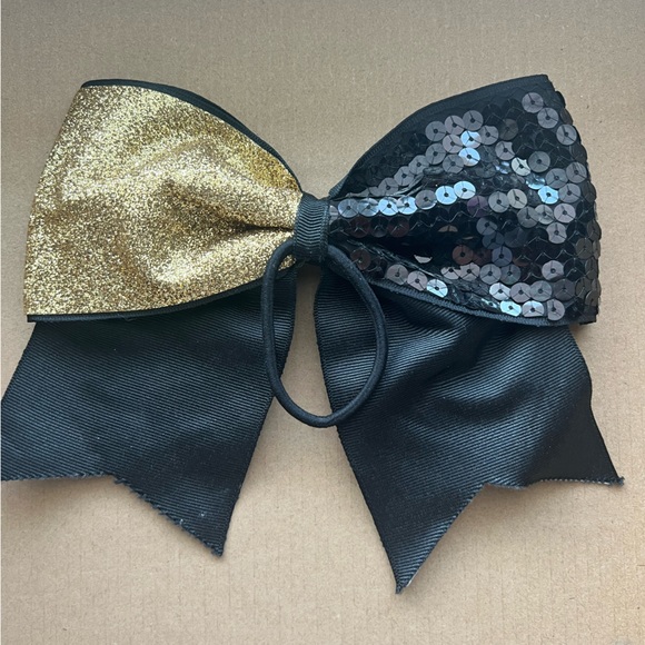 Cheer Bow 🎀3 for 35⭐️ - Picture 2 of 2